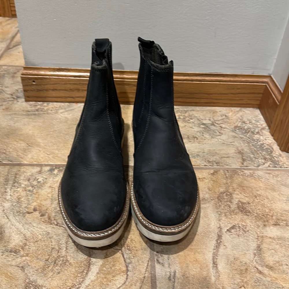 Black Chelsea boots